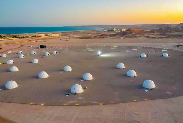 60 Glamping Domes Built on the Desert