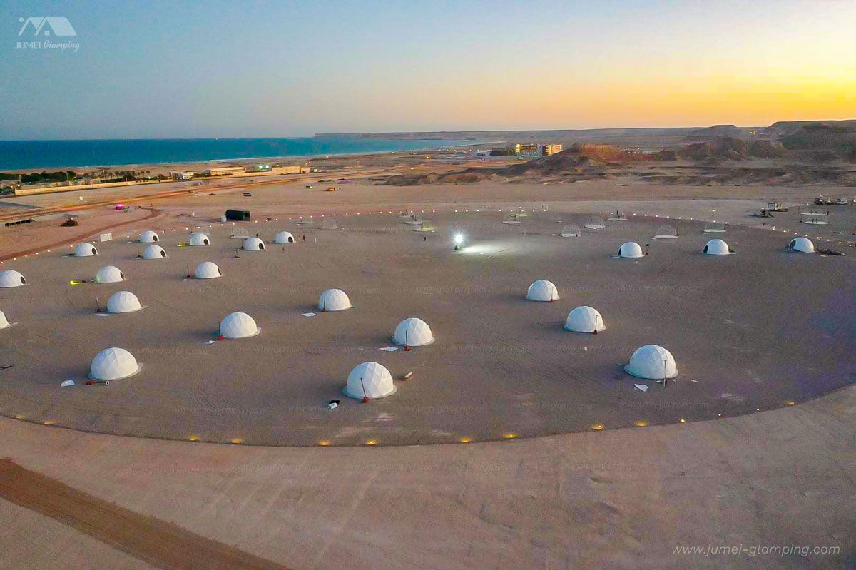 60 Glamping Domes on the Desert