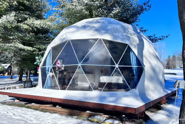 Amazing 7m and 6m Glamping domes in the Woods by Lake